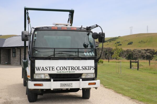 Shop small, medium and large skip bin hire options for green waste removal